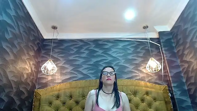 AvaNahomix online show from 10-26-25, 01:39