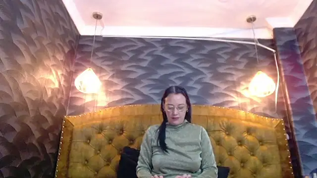 AvaNahomix online show from 11-13-25, 12:15