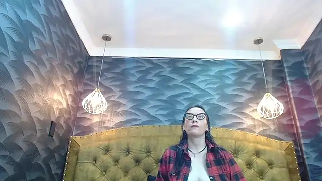 AvaNahomix online show from 11-16-25, 12:33