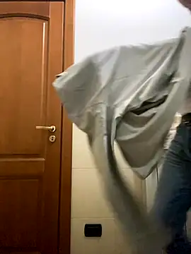 Snapshot of sasatimido chatting on 10-02-25, 04:19 sasatimido online show from 10-02-25, 04:19