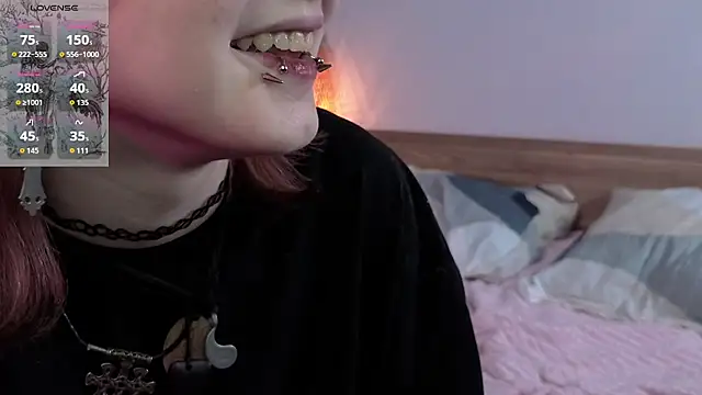 Snapshot of TaiteBeat chatting on 10-16-25, 05:47 TaiteBeat online show from 10-16-25, 05:47