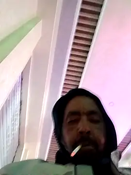 Snapshot of Bob_black chatting on 03-06-26, 08:05 Bob black online show from 03-06-26, 08:05