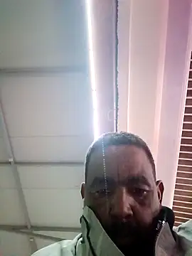 Snapshot of Bob_black chatting on 03-09-26, 09:08 Bob black online show from 03-09-26, 09:08