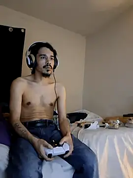 Snapshot of MeTazty294 chatting on 03-04-26, 04:40 MeTazty294 online show from 03-04-26, 04:40