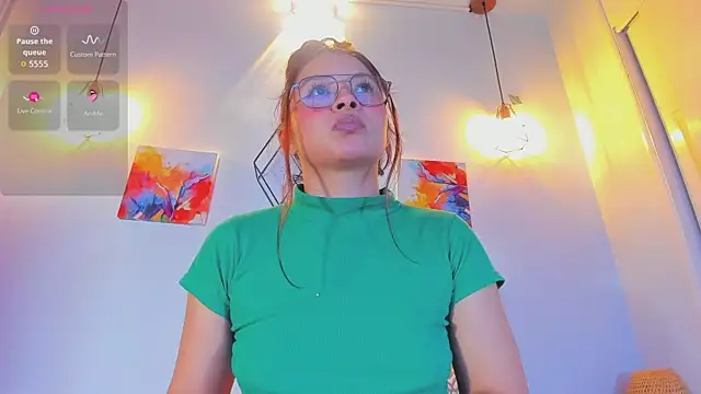 Karlaliones69 online show from 04-18-26, 06:34