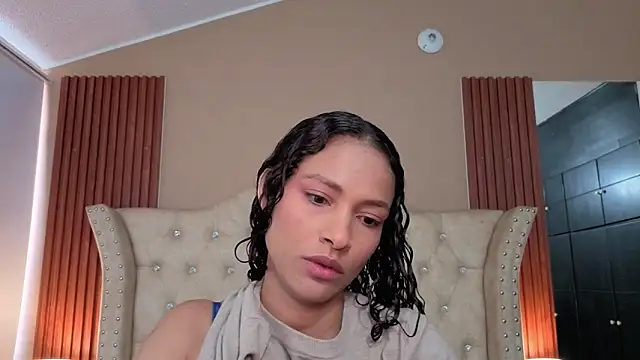 Snapshot of SofiaDelicia chatting on 11-18-25, 04:33 SofiaDelicia online show from 11-18-25, 04:33