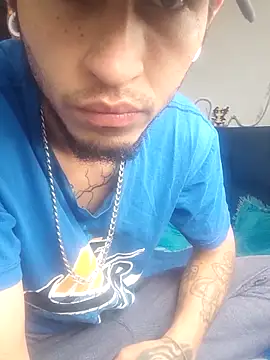 Snapshot of Tattoboy19cm chatting on 09-21-25, 08:43 Tattoboy19cm online show from 09-21-25, 08:43