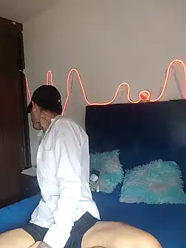 Snapshot of Tattoboy19cm chatting on 09-30-25, 03:06 Tattoboy19cm online show from 09-30-25, 03:06