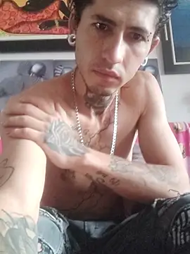 Snapshot of Tattoboy19cm chatting on 11-10-25, 02:49 Tattoboy19cm online show from 11-10-25, 02:49