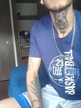 Snapshot of Tattoboy19cm chatting on 11-20-25, 04:07 Tattoboy19cm online show from 11-20-25, 04:07