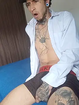 Snapshot of Tattoboy19cm chatting on 11-25-25, 07:58 Tattoboy19cm online show from 11-25-25, 07:58