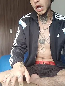 Snapshot of Tattoboy19cm chatting on 11-26-25, 05:47 Tattoboy19cm online show from 11-26-25, 05:47