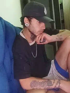 Snapshot of Tattoboy19cm chatting on 11-29-25, 03:09 Tattoboy19cm online show from 11-29-25, 03:09