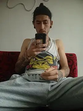 Snapshot of Tattoboy19cm chatting on 01-13-26, 03:39 Tattoboy19cm online show from 01-13-26, 03:39