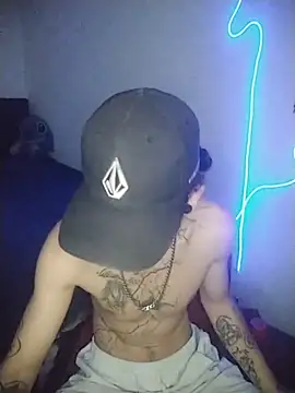 Snapshot of Tattoboy19cm chatting on 02-20-26, 03:58 Tattoboy19cm online show from 02-20-26, 03:58