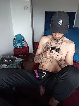 Snapshot of Tattoboy19cm chatting on 03-09-26, 04:55 Tattoboy19cm online show from 03-09-26, 04:55