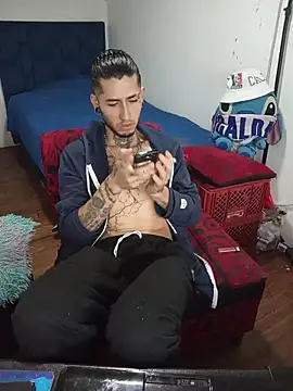 Snapshot of Tattoboy19cm chatting on 03-12-26, 10:49 Tattoboy19cm online show from 03-12-26, 10:49