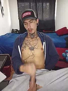 Snapshot of Tattoboy19cm chatting on 06-05-26, 09:09 Tattoboy19cm online show from 06-05-26, 09:09