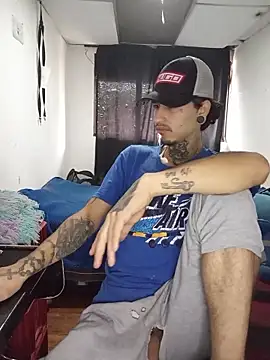 Snapshot of Tattoboy19cm chatting on 06-06-26, 07:29 Tattoboy19cm online show from 06-06-26, 07:29