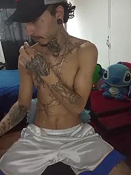 Snapshot of Tattoboy19cm chatting on 06-09-26, 09:04 Tattoboy19cm online show from 06-09-26, 09:04