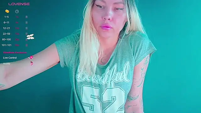 frankiefoxie  online show from 10-24-25, 03:03