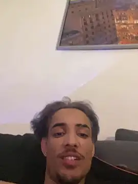 Snapshot of luluycoco chatting on 10-18-25, 10:10 luluycoco online show from 10-18-25, 10:10