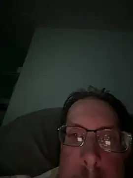 Snapshot of JJG327 chatting on 07-19-26, 04:05 JJG327 online show from 07-19-26, 04:05