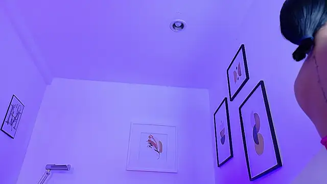 cutepetitee online show from 04-27-26, 07:56