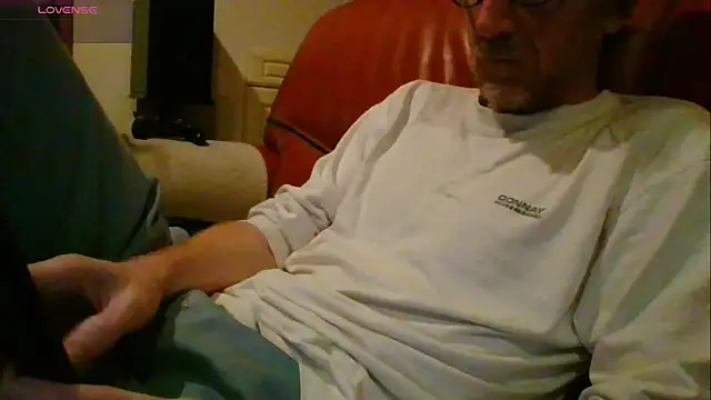 Snapshot of Vrenico-SC chatting on 10-06-25, 05:54 Vrenico-SC online show from 10-06-25, 05:54