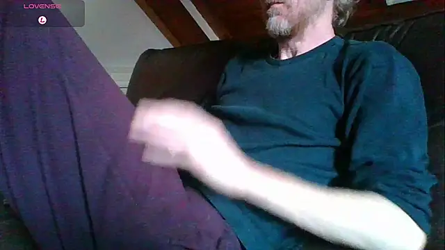 Snapshot of Vrenico-SC chatting on 10-19-25, 09:54 Vrenico-SC online show from 10-19-25, 09:54