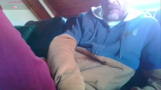 Snapshot of Vrenico-SC chatting on 02-07-26, 02:43 Vrenico-SC online show from 02-07-26, 02:43