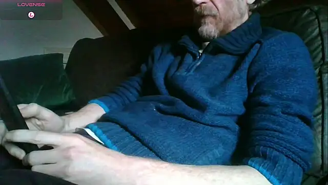 Snapshot of Vrenico-SC chatting on 02-14-26, 12:35 Vrenico-SC online show from 02-14-26, 12:35