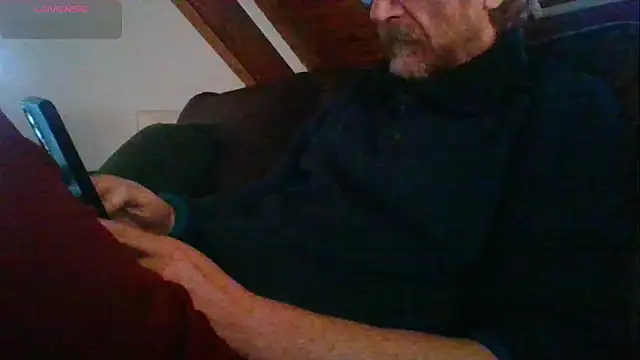 Snapshot of Vrenico-SC chatting on 02-17-26, 02:35 Vrenico-SC online show from 02-17-26, 02:35