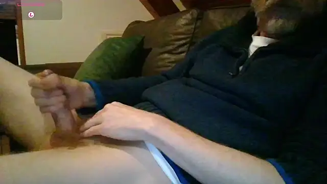 Snapshot of Vrenico-SC chatting on 02-19-26, 03:02 Vrenico-SC online show from 02-19-26, 03:02