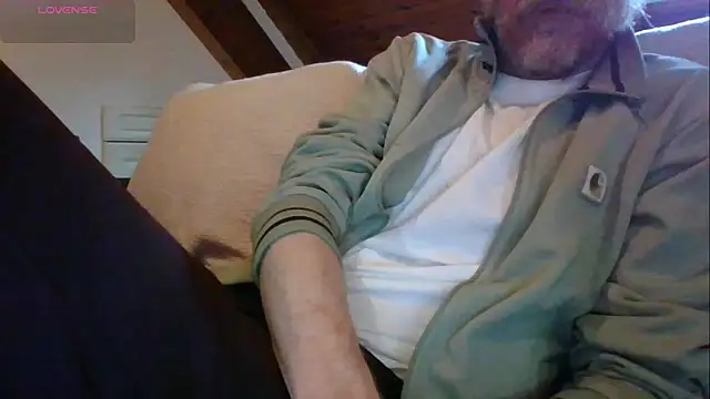 Snapshot of Vrenico-SC chatting on 02-22-26, 01:09 Vrenico-SC online show from 02-22-26, 01:09