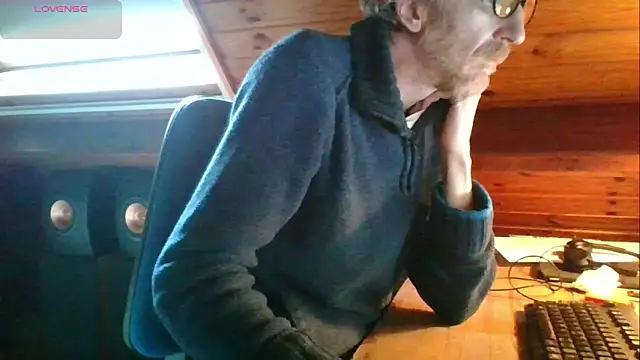 Snapshot of Vrenico-SC chatting on 02-24-26, 12:47 Vrenico-SC online show from 02-24-26, 12:47