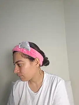 AmaiaSalvatore online show from 09-18-25, 10:23