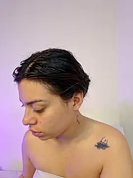 AmaiaSalvatore online show from 10-19-25, 08:09