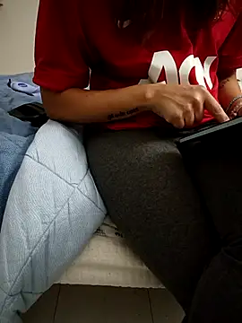 alicepavia22 online show from 10-02-25, 09:11