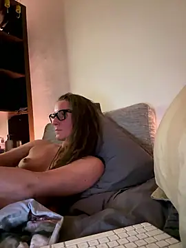 Snapshot of SwingWingWomanSweden chatting on 01-12-26, 09:42 SwingWingWomanSweden online show from 01-12-26, 09:42