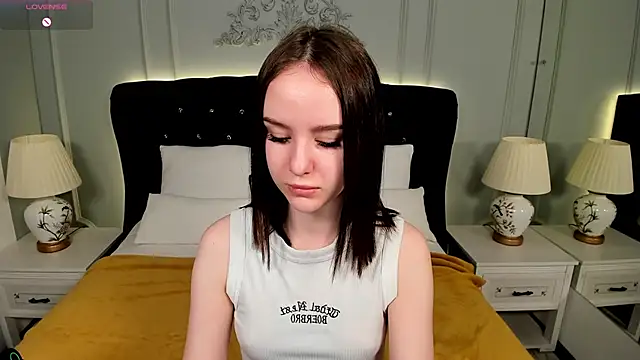 Snapshot of MarySparkle chatting on 10-13-25, 03:50 MarySparkle online show from 10-13-25, 03:50