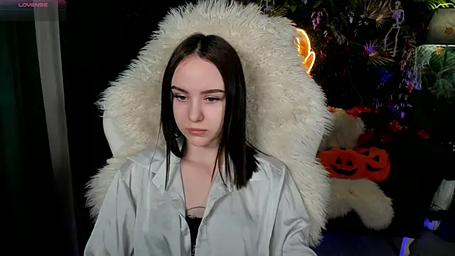 Snapshot of MarySparkle chatting on 10-20-25, 04:46 MarySparkle online show from 10-20-25, 04:46