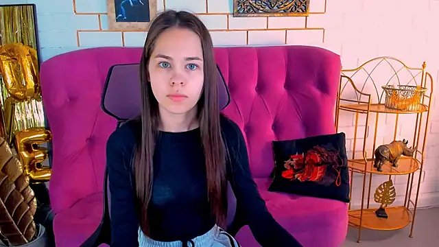 UliaNeer online show from 05-19-26, 05:03