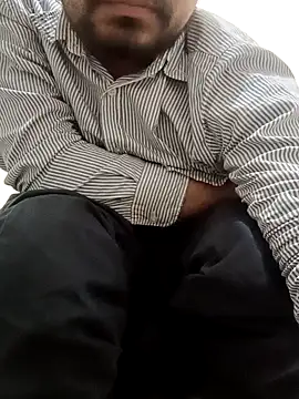 Snapshot of aarav_013 chatting on 04-03-26, 05:27 aarav 013 online show from 04-03-26, 05:27