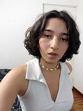 Snapshot of LuaBusch chatting on 09-13-25, 02:44 LuaBusch online show from 09-13-25, 02:44