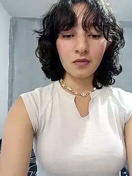 Snapshot of LuaBusch chatting on 12-18-25, 06:19 LuaBusch online show from 12-18-25, 06:19