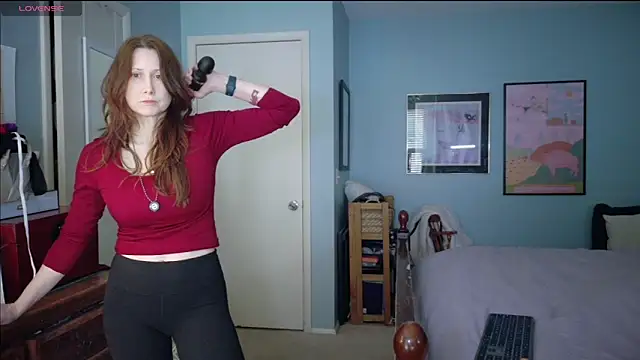 Snapshot of MommyGoddessL chatting on 05-05-26, 02:03 MommyGoddessL online show from 05-05-26, 02:03