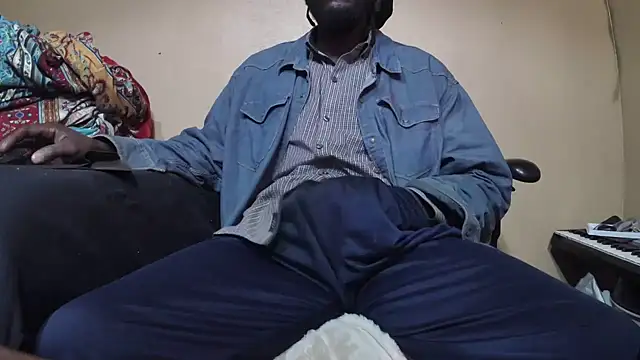 Snapshot of EYEzIAM chatting on 01-10-26, 01:51 EYEzIAM online show from 01-10-26, 01:51