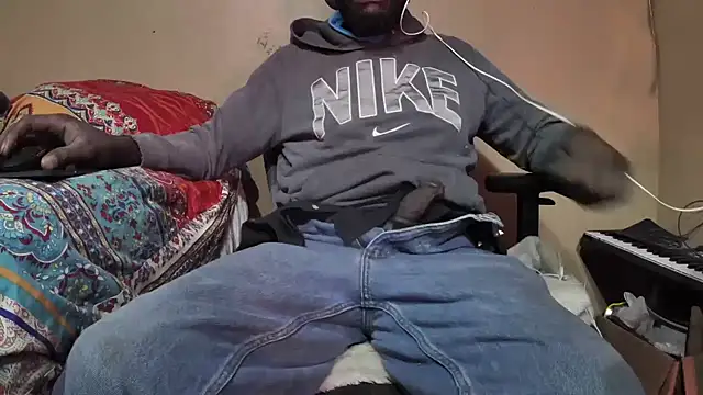 Snapshot of EYEzIAM chatting on 01-14-26, 04:07 EYEzIAM online show from 01-14-26, 04:07