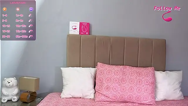 Snapshot of Penelophe01 chatting on 01-31-26, 08:29 Penelophe01 online show from 01-31-26, 08:29